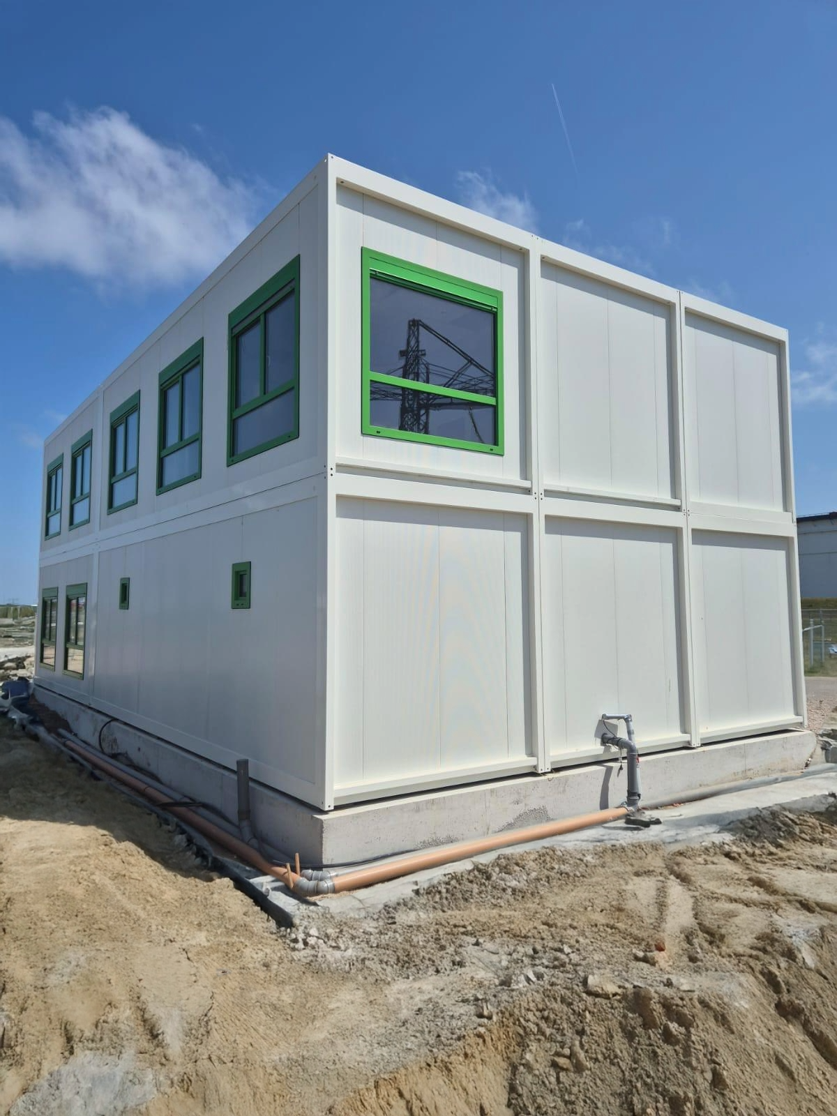 Kantoorgebouw van twee verdiepingen op een nieuwbouwsite in Antwerpen — foto 1