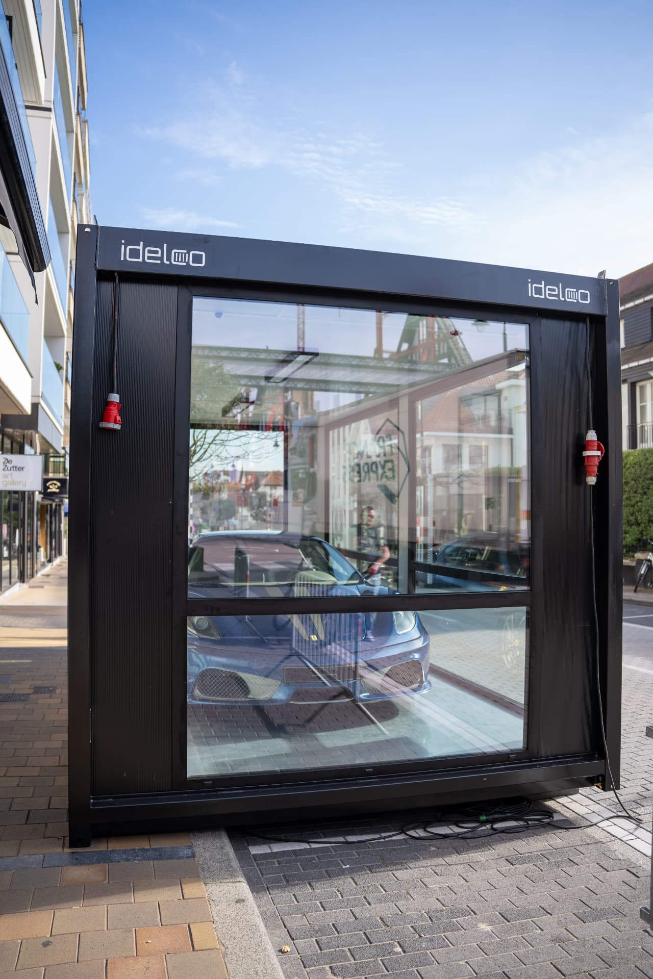 Zwarte glazen Showroom-Units für Sportwagen, Idelco