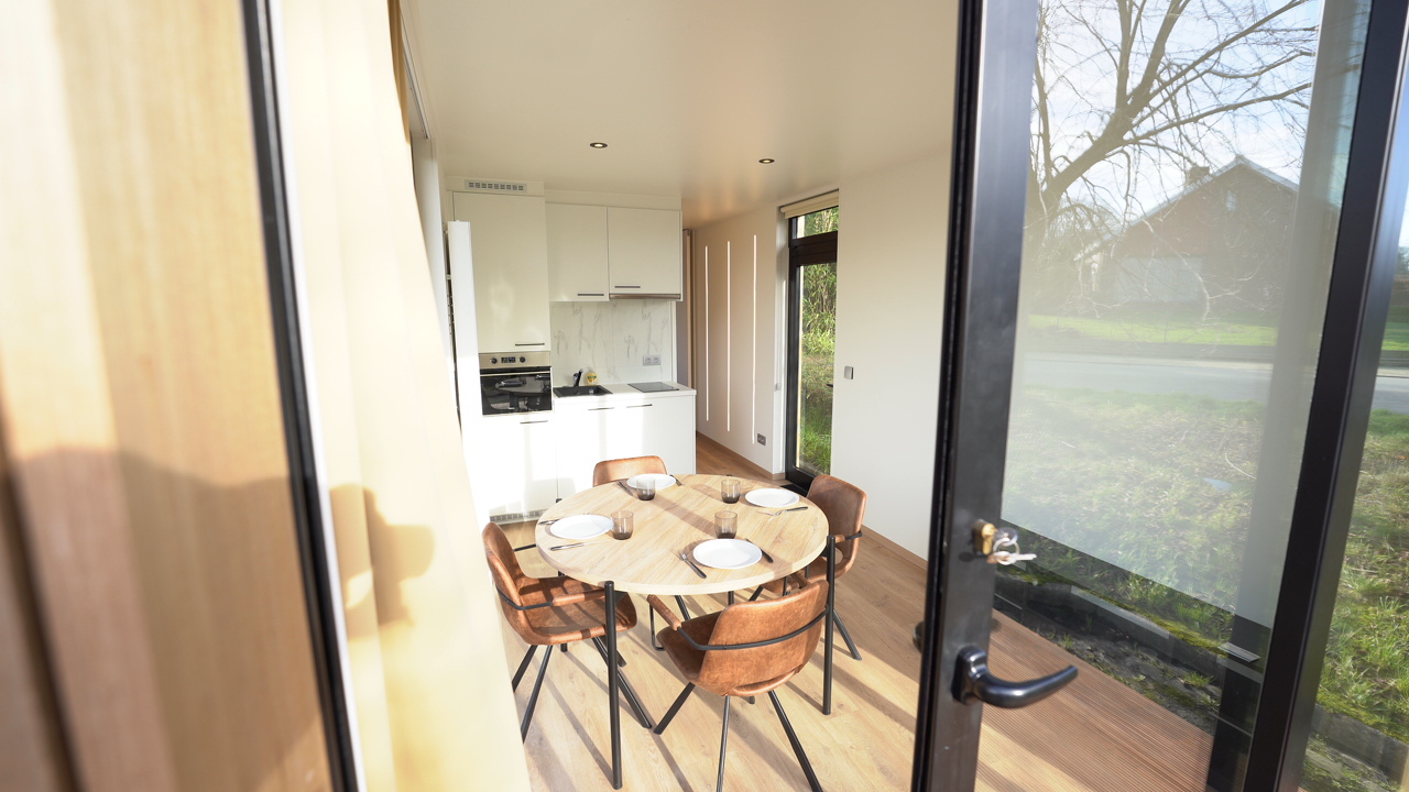 Residentiële units van Idelco — foto 1 van de modulaire unit, binnen- en buitenafwerking