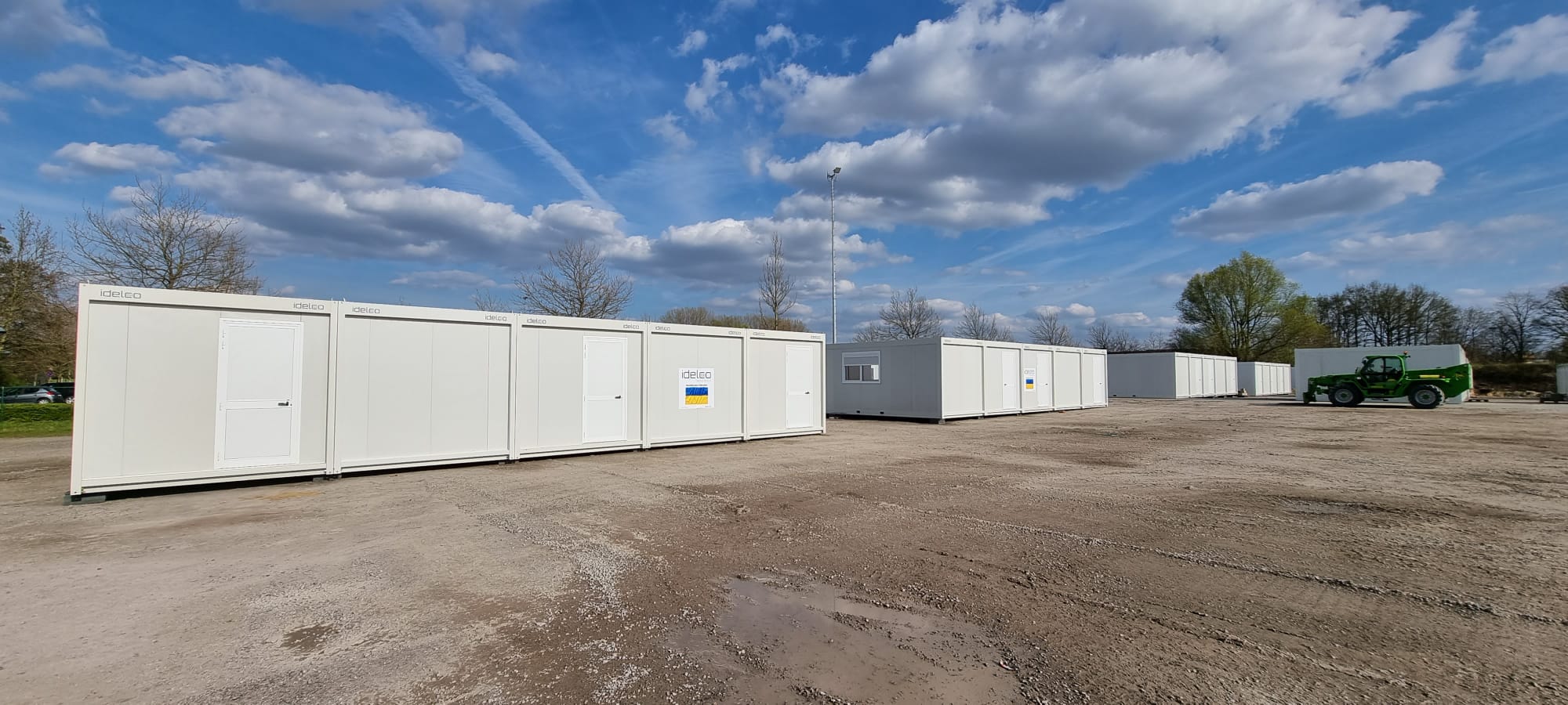 Nooddorp voor Oekraïense vluchtelingen in Mechelen — foto 1