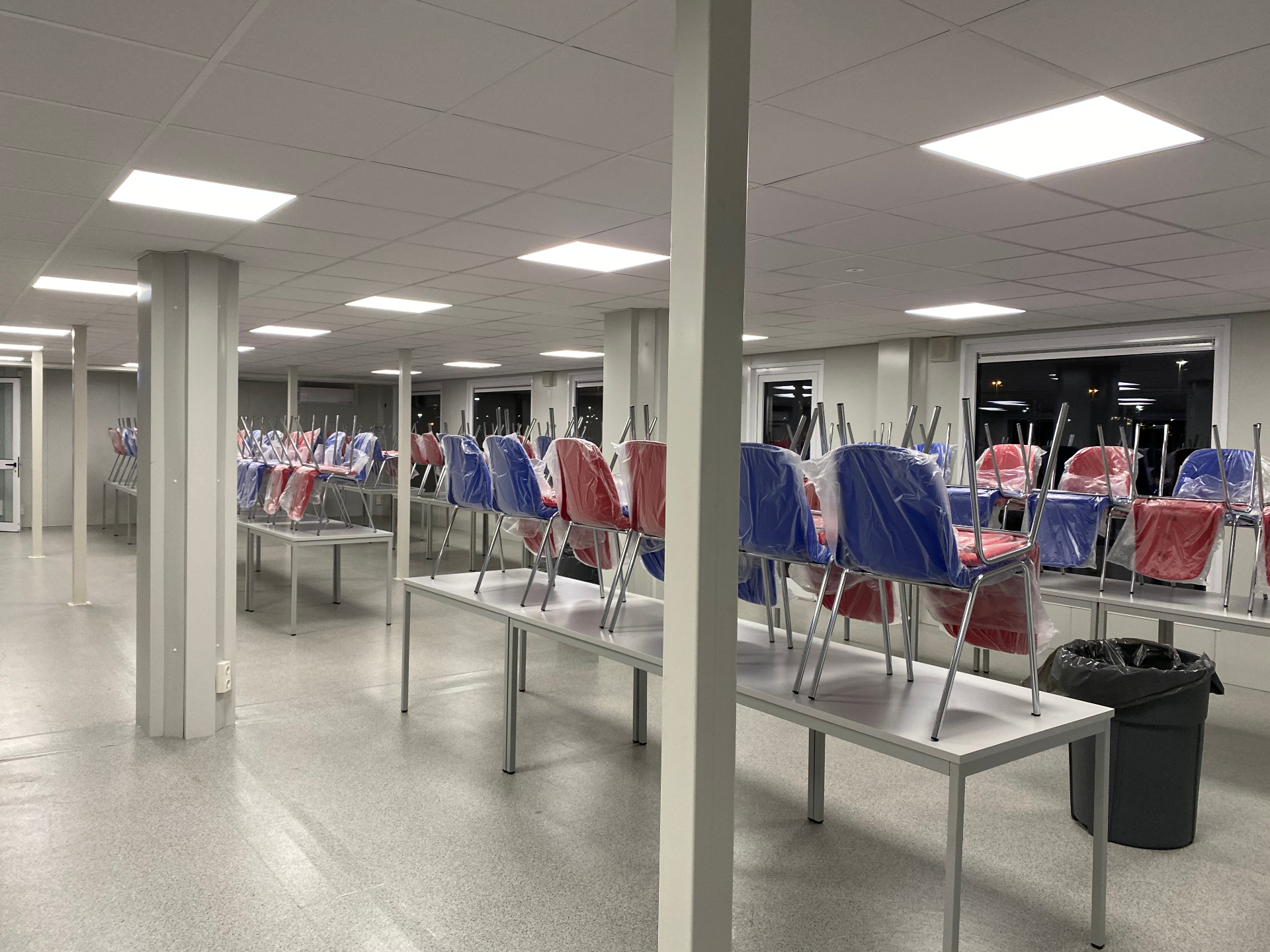 Kleedkamers & refters van Idelco — foto 4 van de modulaire unit, binnen- en buitenafwerking