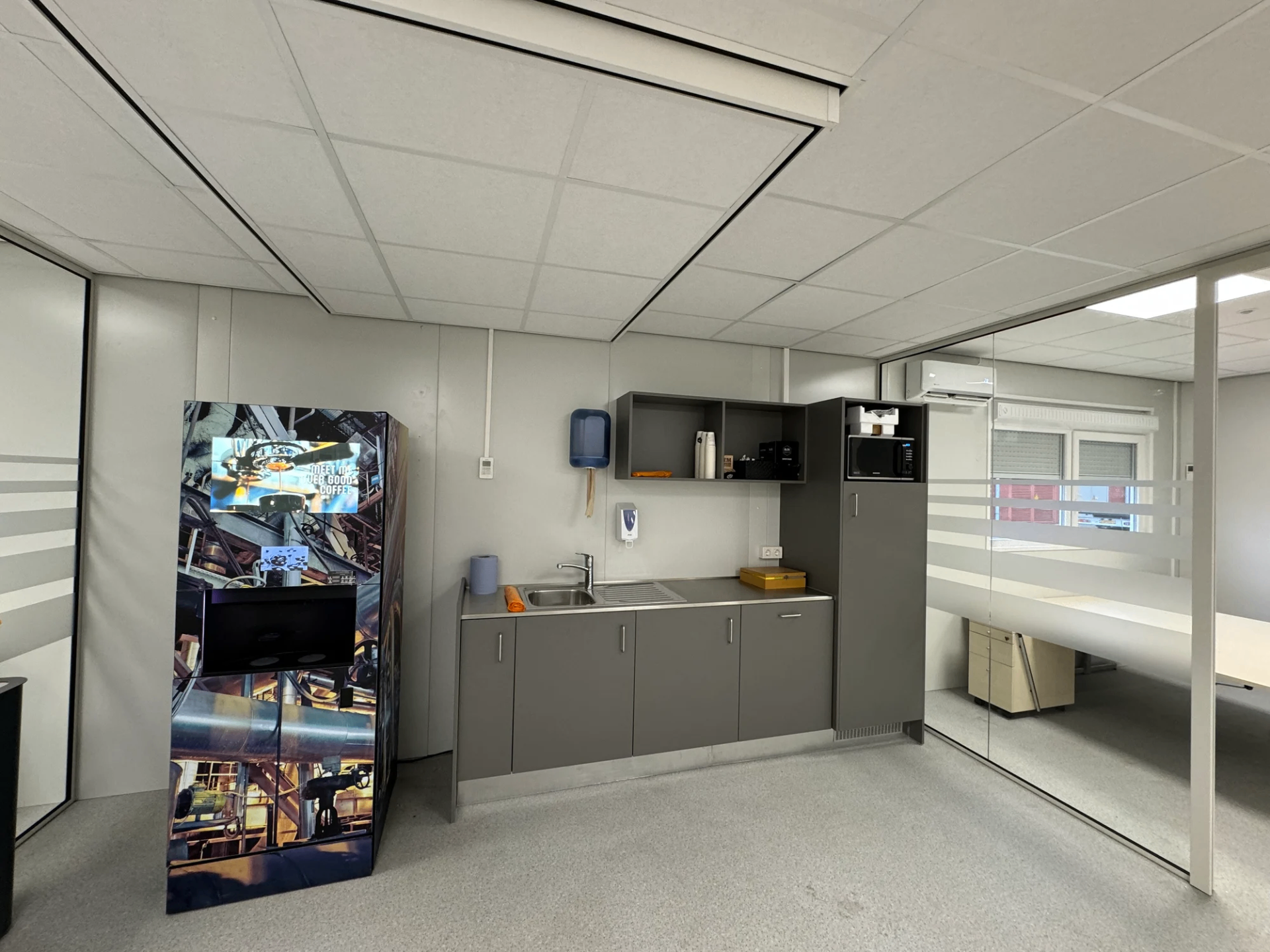 Modulair kantoorgebouw voor elektriciteitscentrale in Nederland — foto 1