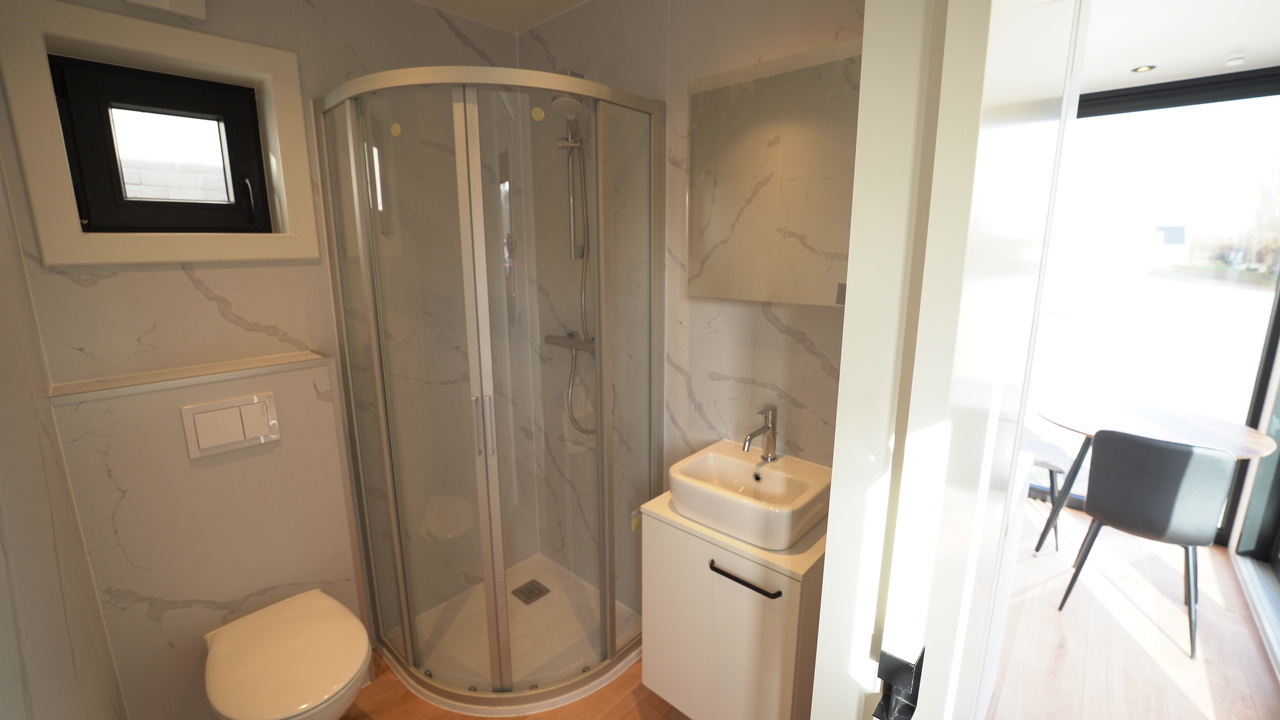 Residentiële units van Idelco — foto 3 van de modulaire unit, binnen- en buitenafwerking