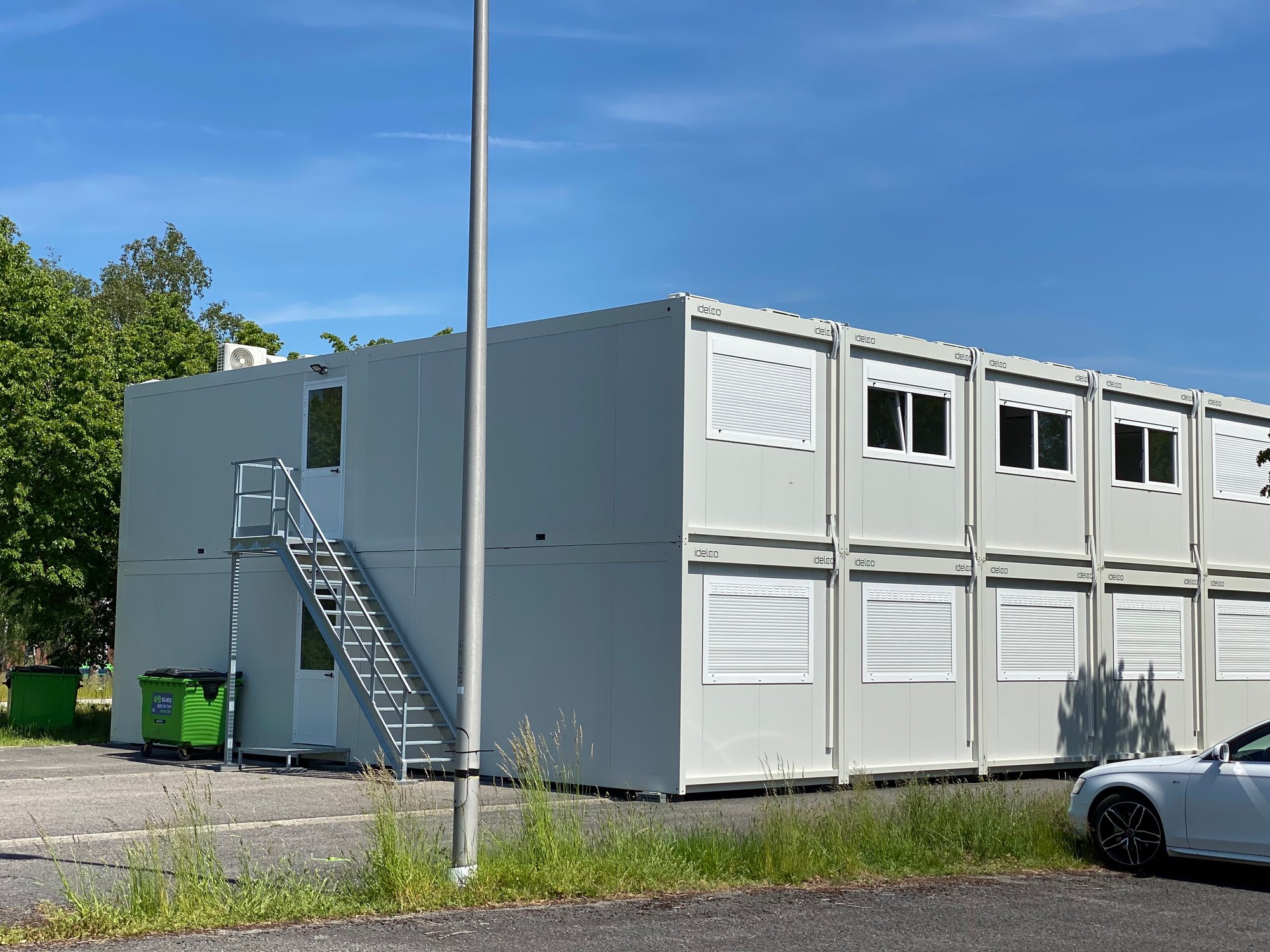 overheidsgebouw containers